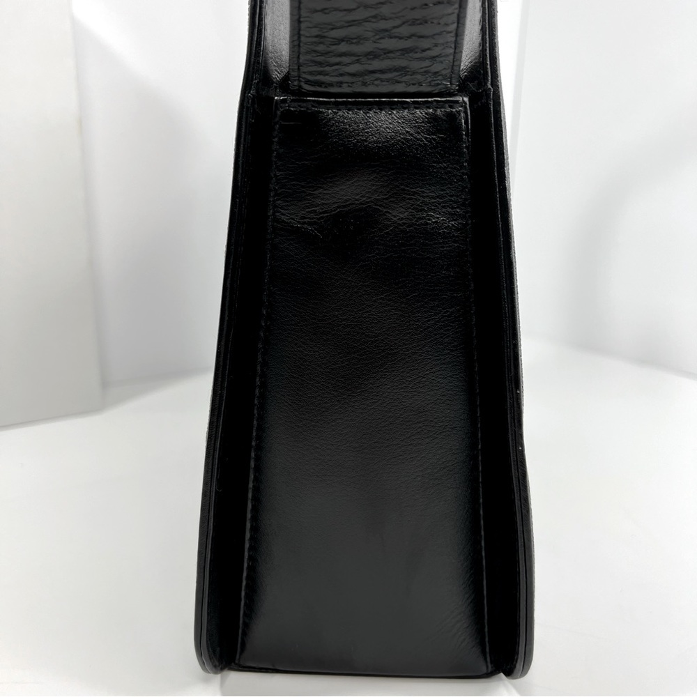 Sea World Stingray Hobo Style Hand Bag - Picture 6 of 15